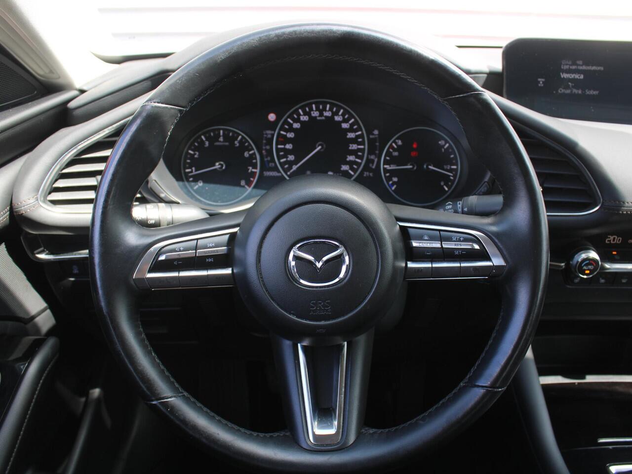 Mazda 3 2.0 e-SkyActiv-G M Hybrid 122 Comfort | Stuur-/stoelverwarming | Camera | Cruise adapt. | Clima | 16" LM | HUD | LED | Dodehoek detectie |