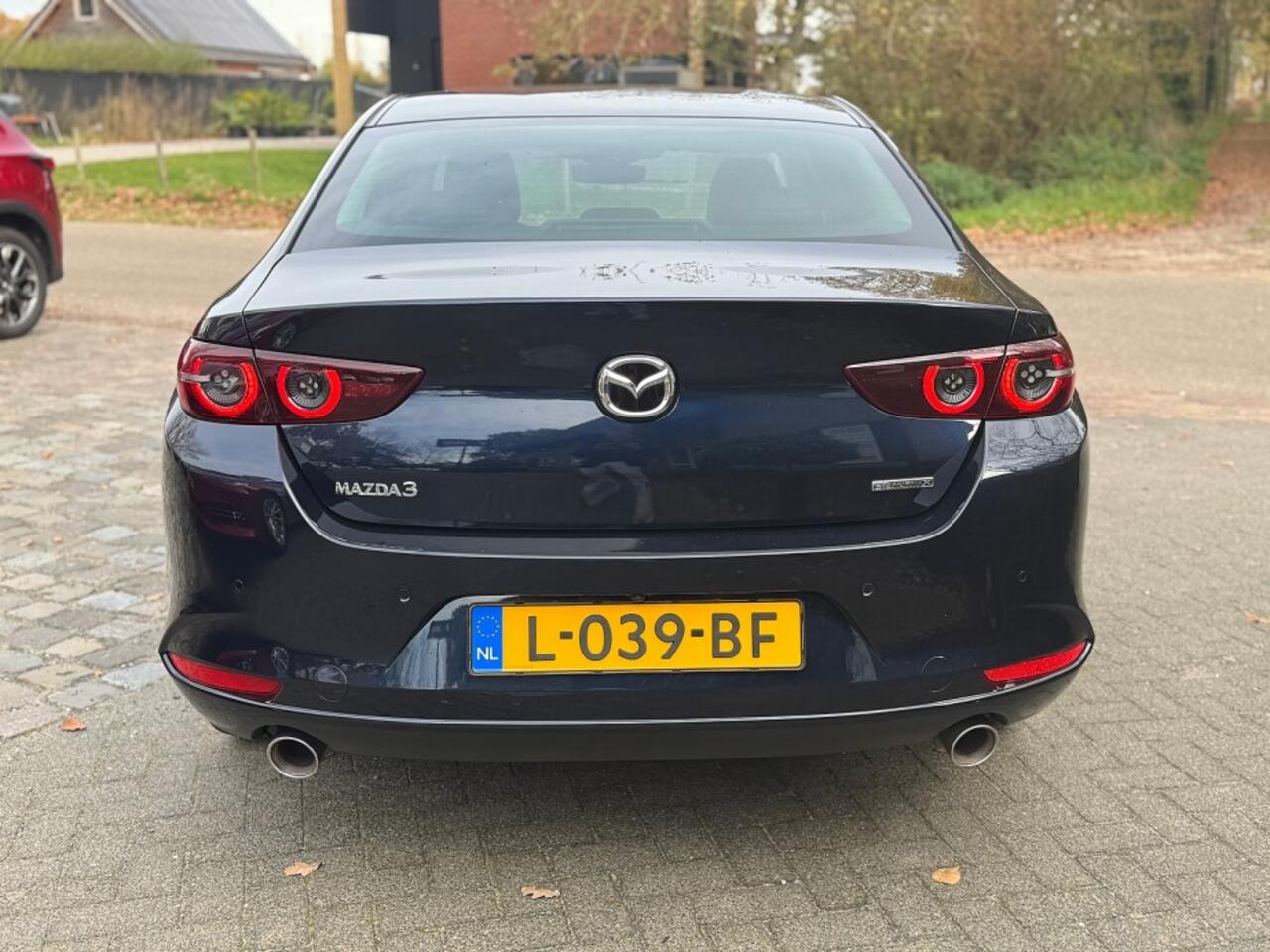 Mazda 3 2.0 e-SkyActiv-X M Hybrid 186 Luxury ecc,leer,led,lmv,navigatie