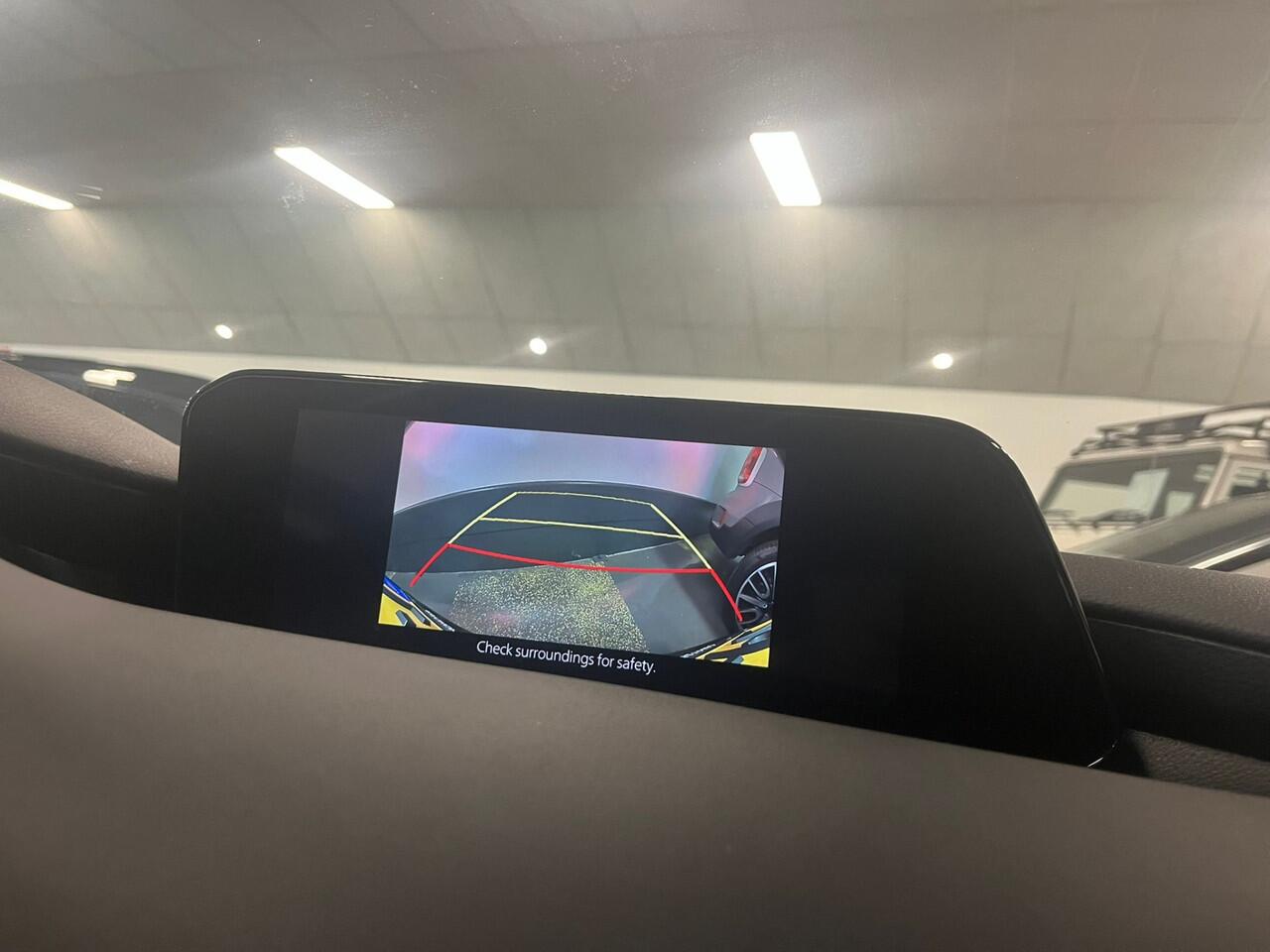 Mazda 3 2.0 e-SkyActiv-X M Hybrid 186pk Camera Head-Up Cruise Dhoek Stoel + Stuur ver