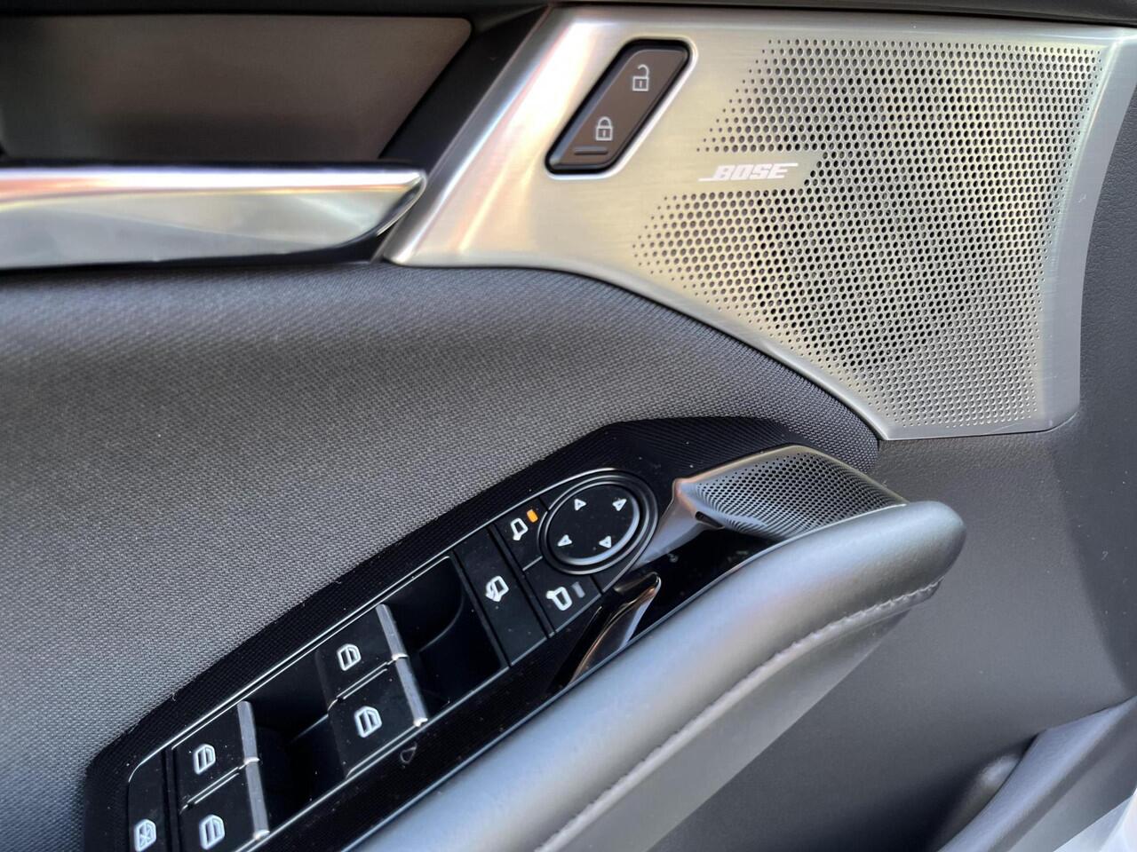 Mazda 3 2.0 e-SkyActiv-X M Hybrid 186 Exclusive-line | Sunroof Pack | Automaat |Model 2025 | Uit voorraad leverbaar |