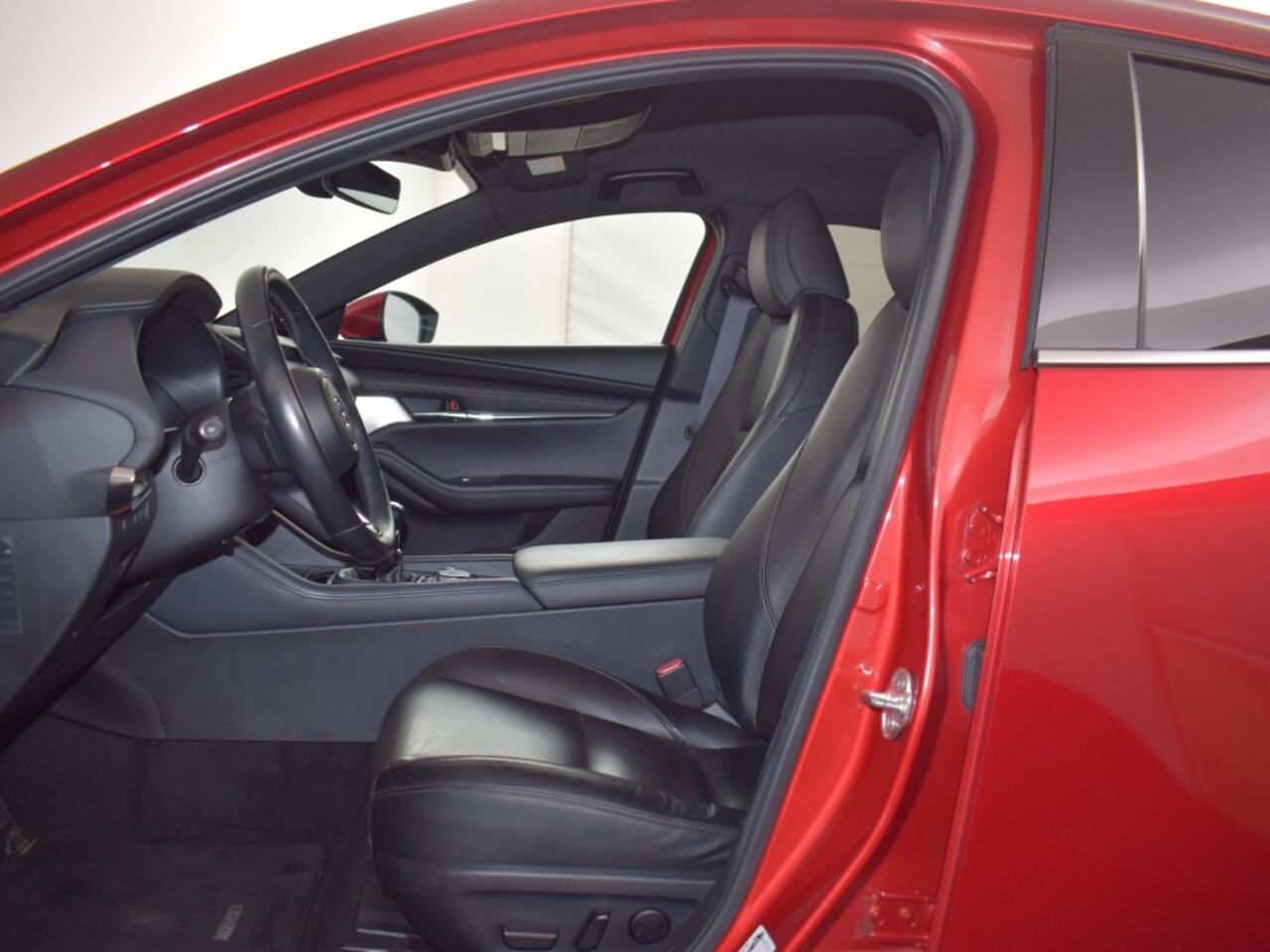 Mazda 3 186PK Luxury LEER NAVI BOSE CAMERA