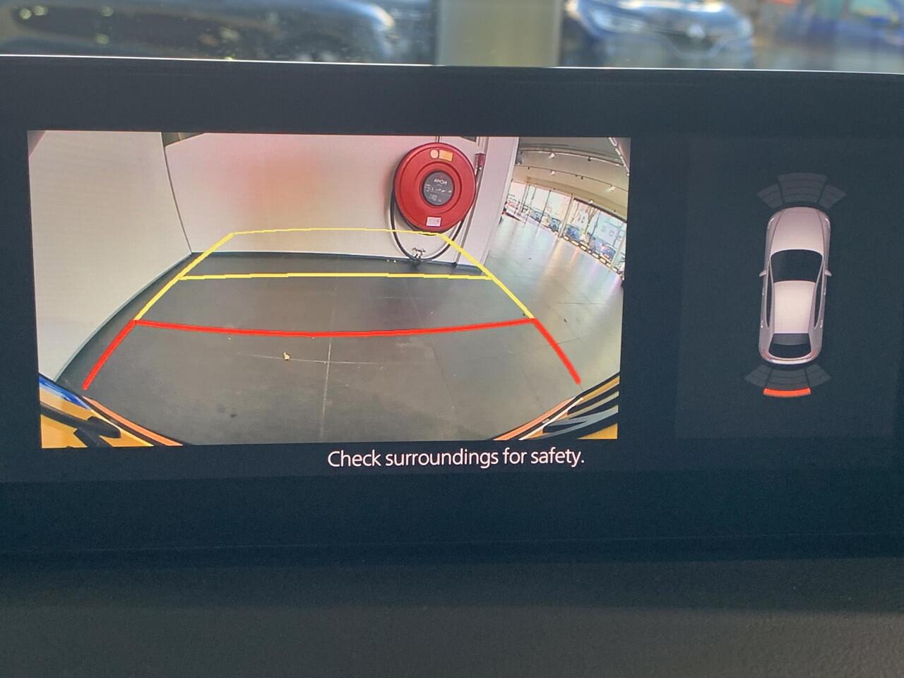 Mazda 3 2.0 e-SkyActiv-X M Hybrid 180 Luxury | NAVIGATIE | ADAPTIVE CRUISECONTROL | ACHTERUITRIJCAMERA | PARKEERSENSOREN VOOR-/ACHTER | STOEL-/STUURVERWARMING | VOL LEDER