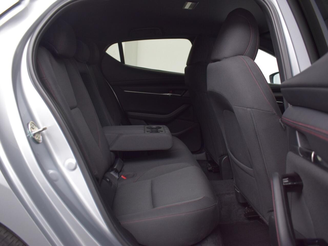 Mazda 3 2.0 e-SA-G HOMURA CAMERA TREKHAAK LMV 18" APPLE CARPLAY