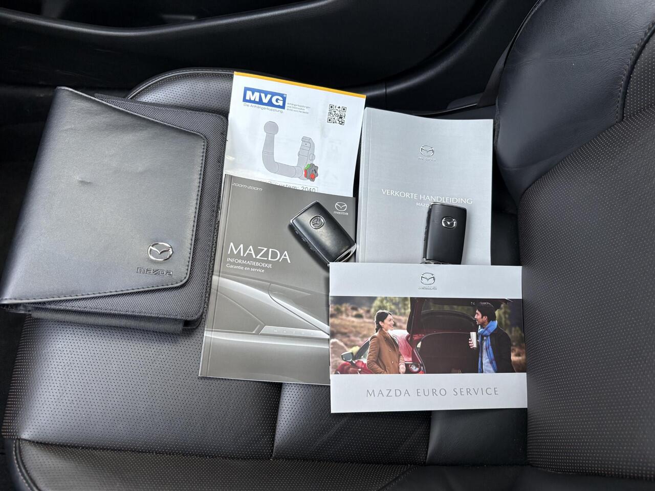 Mazda 3 2.0 e-SkyActiv-G M Hybrid 150 Exclusive-line / Trekhaak (1300 kg) / Stoel-stuurverwarming / Lederen bekleding / Apple carplay/Android auto /