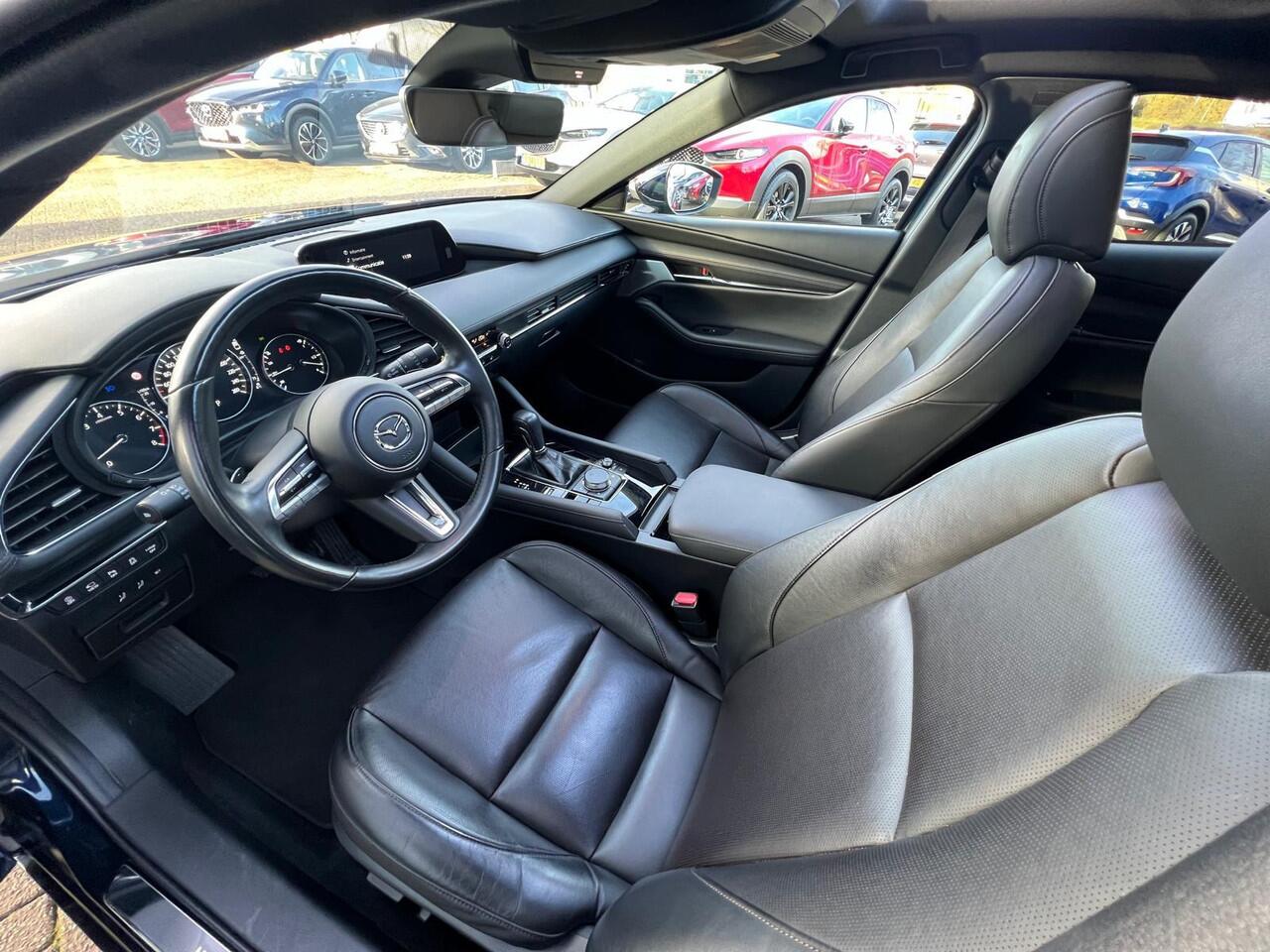 Mazda 3 2.0 e-SkyActiv-X M Hybrid 186 Luxury AUTOMAAT | i-ACTIVE PACK | SUNROOF | LEDER | Bose AUDIO | 360 CAMERA | ALTIJD DEALER ONDERHOUDEN |