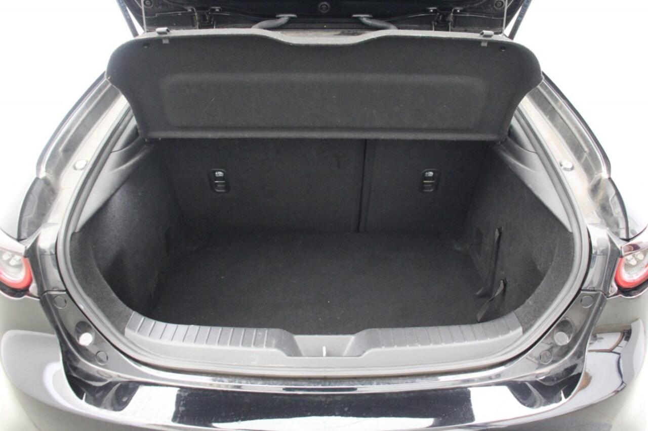 Mazda 3 2.0 e-SkyActiv-X M Hybrid 180 Comfort - Carplay, Camera, BOSE, Stoel/Stuur verw.