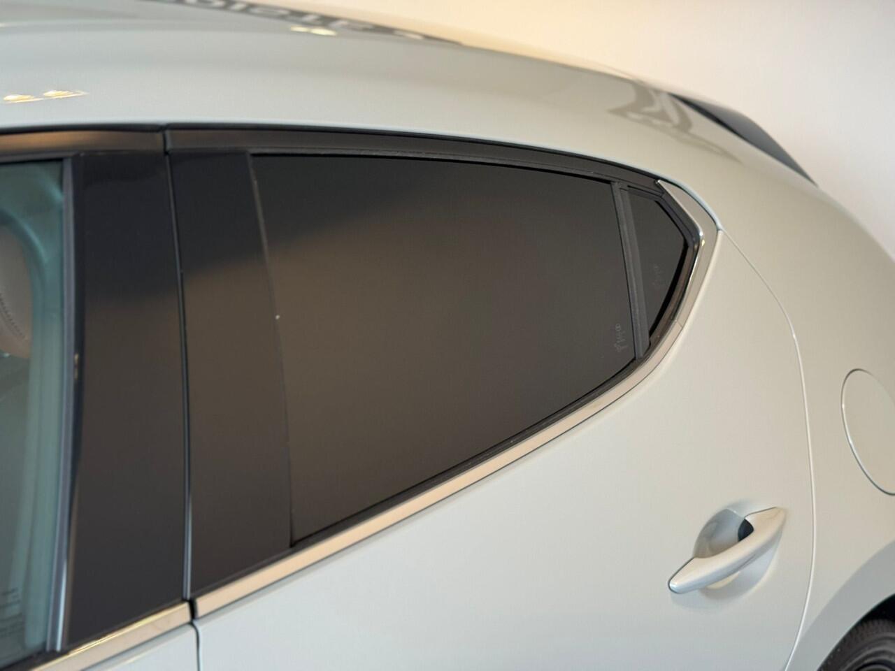 Mazda 3 2.0 e-SkyActiv-G M Hybrid 122 Homura