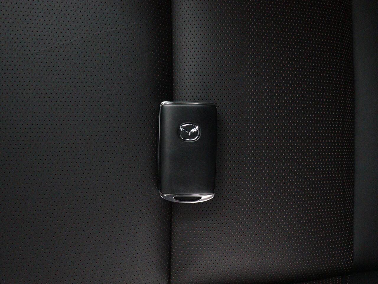 Mazda 3 2.0 e-SkyActiv-G M Hybrid 150 Exclusive-line / Adaptieve cruise / Elec. stoelverst. + memory / Camera