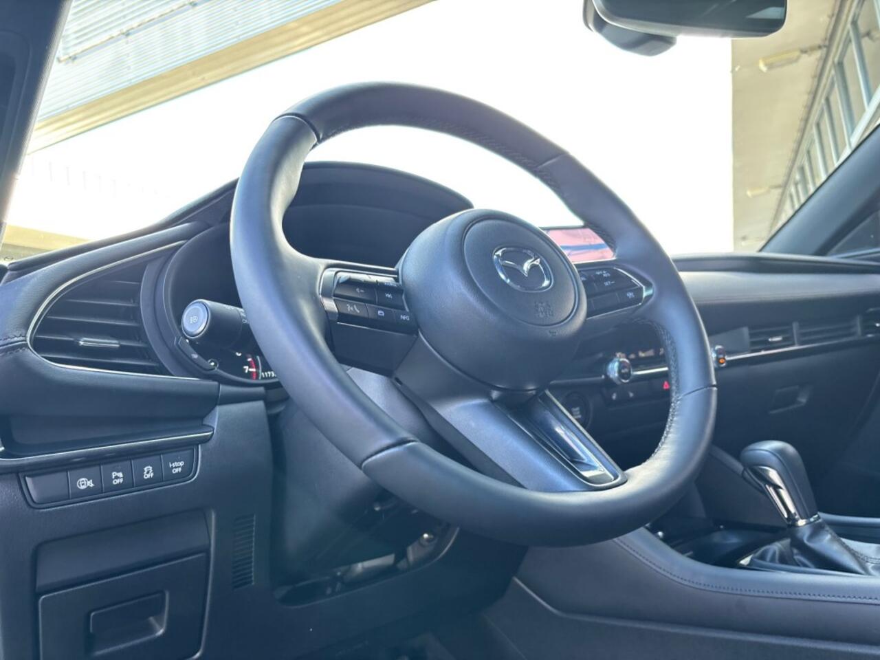 Mazda 3 2.5 E-SA-G TAKUMI AUTOMAAT NAVI HEADUP PDC-CAMERA.