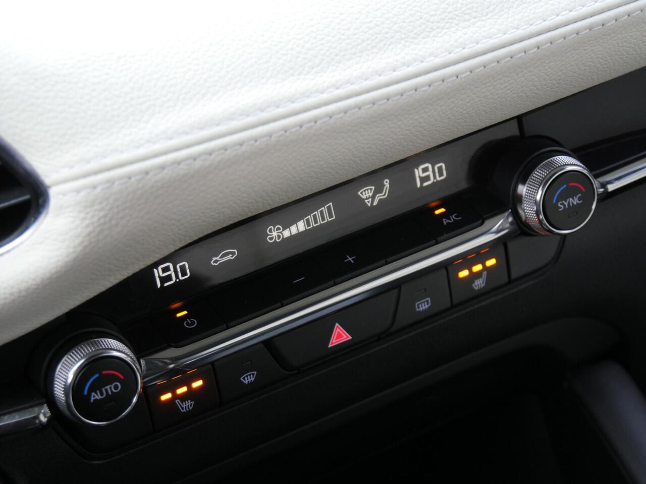 Mazda 3 2.0 150PK SPORTIVE/ LEER/ BOSE/ 18INCH/ NL-AUTO VAN 1STE EIGENAAR