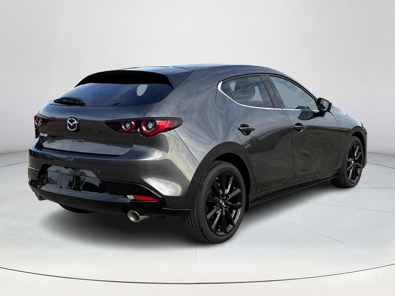 Mazda 3 2.0 e-SkyActiv-X M Hybrid 186 Takumi | Automaat | Stoel/stuurverwarming | BOSE- Premium audio | Elektrische geheugen stoelen | Lederen bekleding | Apple carplay/ Android auto | 360* camera | Full led adaptive |