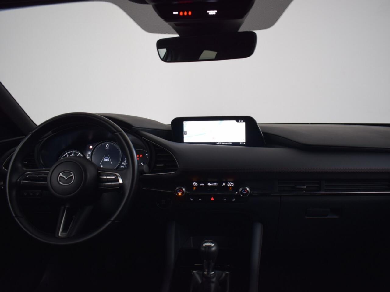 Mazda 3 2.0 e-SA-G HOMURA CAMERA TREKHAAK LMV 18" APPLE CARPLAY