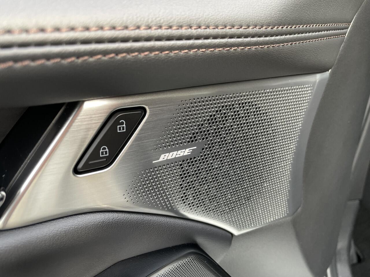 Mazda 3 2.0 e-SkyActiv-X M Hybrid 180 Automaat Comfort met Bose | Climate control | Winterpakket | TREKHAAK | LEDER | NAVIGATIE Achteruitrijcamera | Parkeersensoren voor + achter