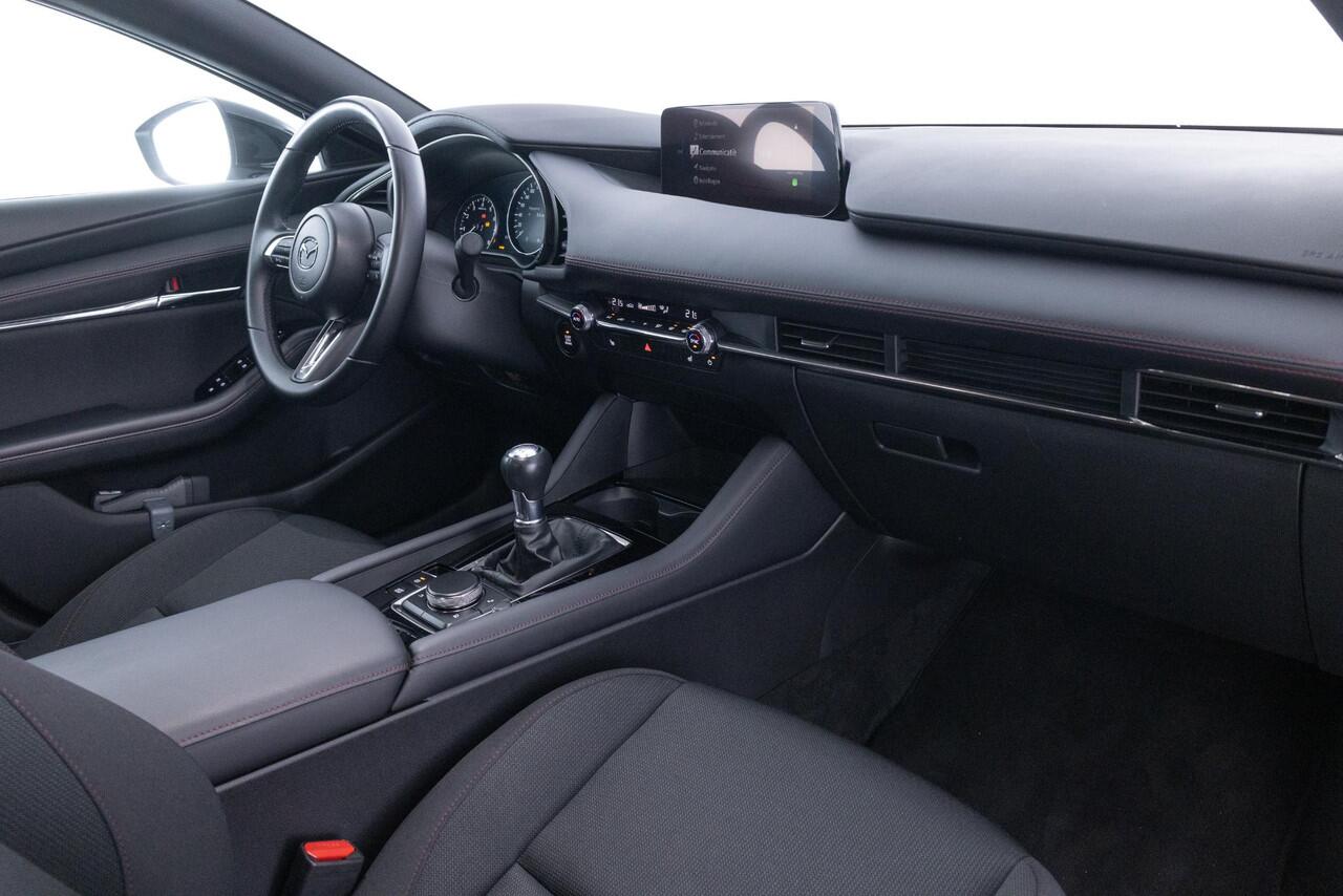 Mazda 3 2.5 e-SkyActiv-G M Hybrid 140 Homura | AEROPAKKET | APPLE CARPLAY | DODEHOEKDETECTIE | ADAPTIEF CRUISE CONTROL | HEAD UP | 18 INCH LM | DEMO | *6 JAAR FABRIEKSGARANTIE |