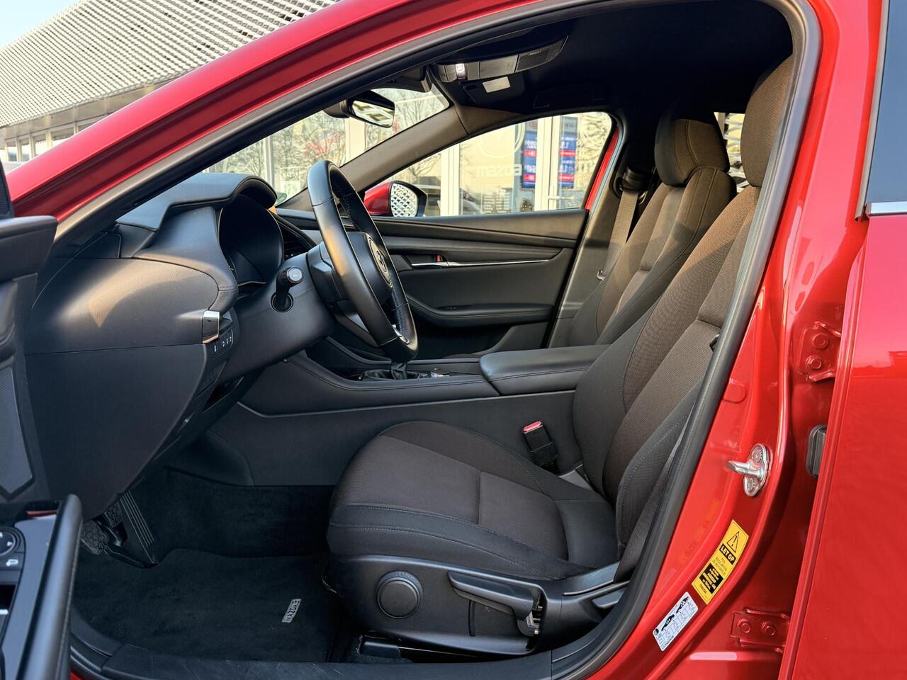 Mazda 3 2.0 e-SkyActiv-G M Hybrid 150 Sportive Mazda 3 2.0 e-SkyActiv-G 150 Sportive | CARPLAY | HEAUD UP DISPLAY | ADAPTIEVE CRUISE CONTROL |