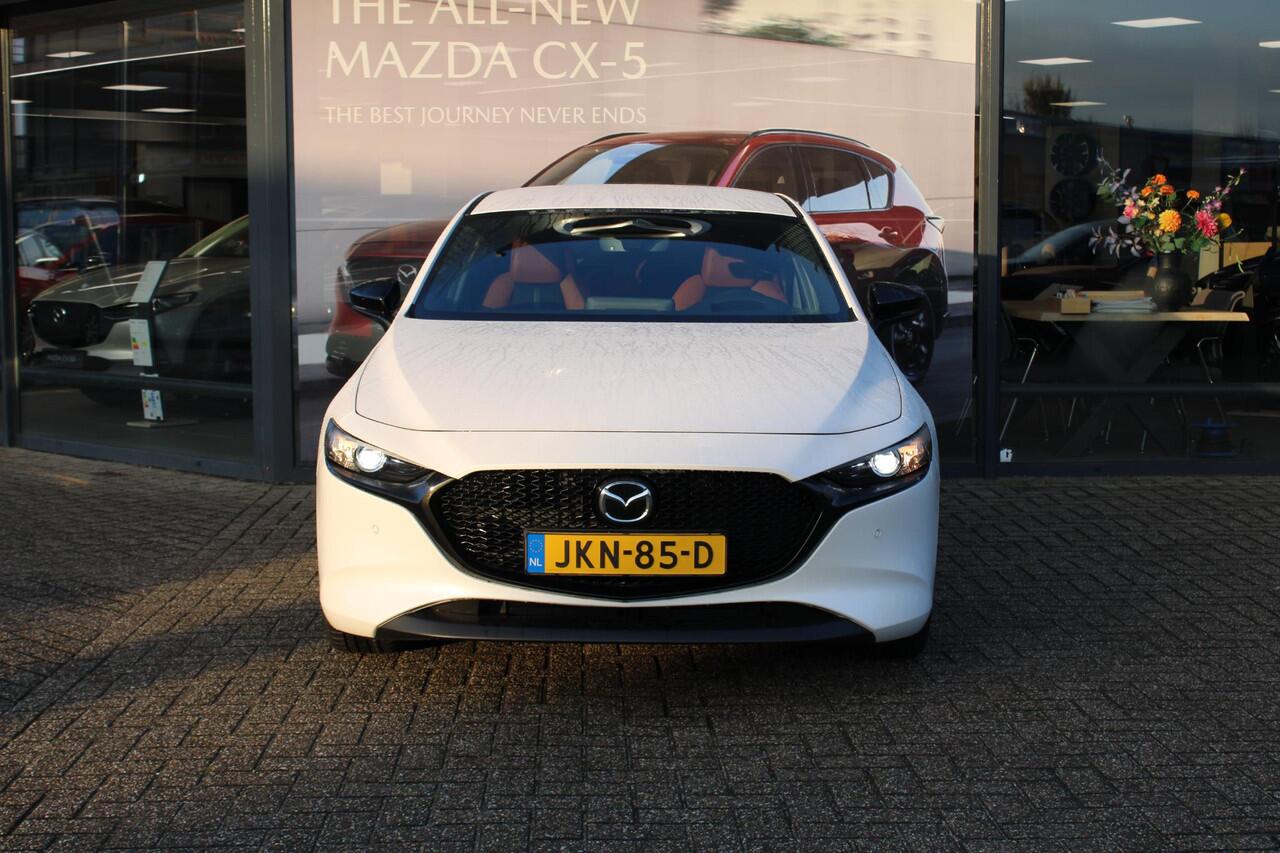 Mazda 3 HB 2.5 e-SkyActiv-G M Hybrid 140 Nagisa , Demovoordeel ¤ 6.490,-, Automaat, Bruin Leder, Bose, Navi, Adap.Cruise, Clima, Apple Carplay, Camera, PDC, HUD, Stoelverwarming, 18" LMV