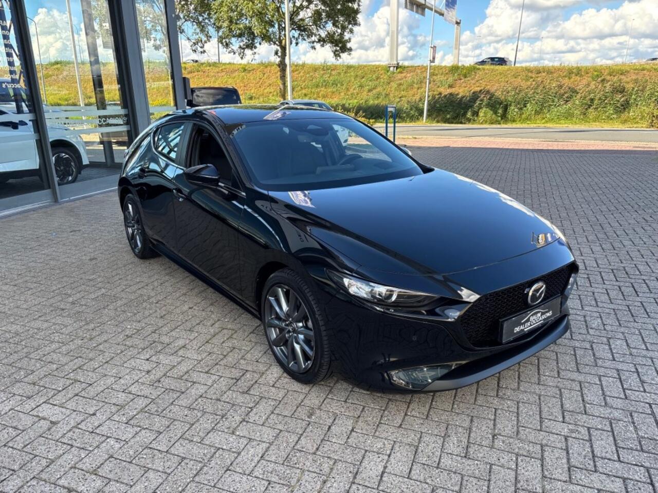 Mazda 3 2.5 E-SA-G TAKUMI AUTOMAAT NAVI HEADUP PDC-CAMERA.