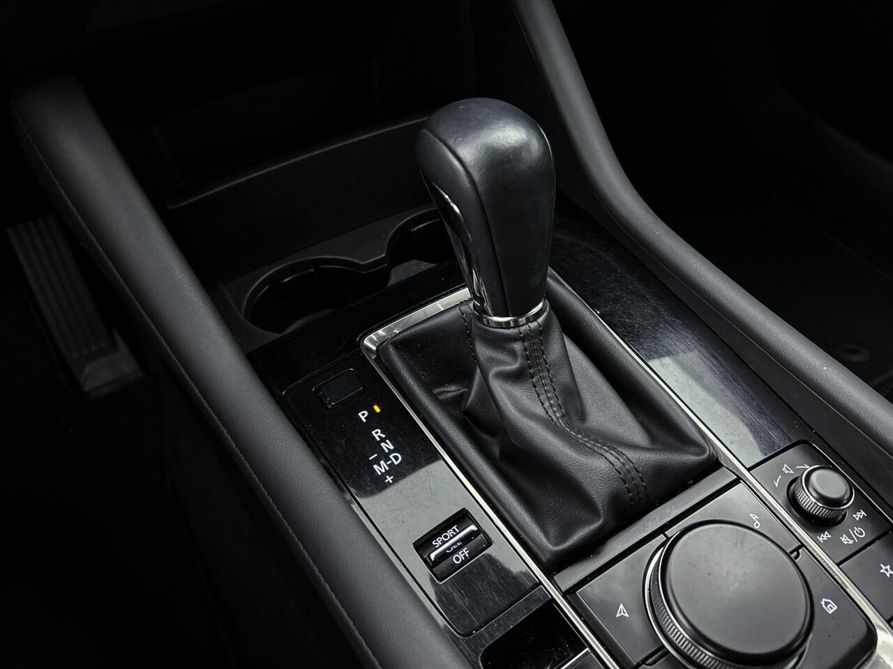 Mazda 3 2.0 e-SkyActiv-G M Hybrid Automaat | Navigatie | Parkeersensoren | Lichtmetalen velgen | Climate control |