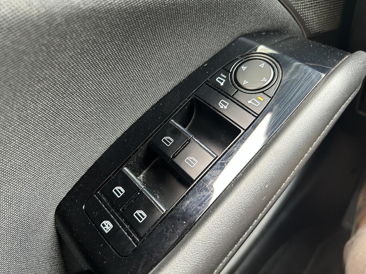 Mazda 3 2.0 e-SkyActiv-X M Hybrid 180 Comfort met Bose | Automaat | Head-up display | Navigatie |