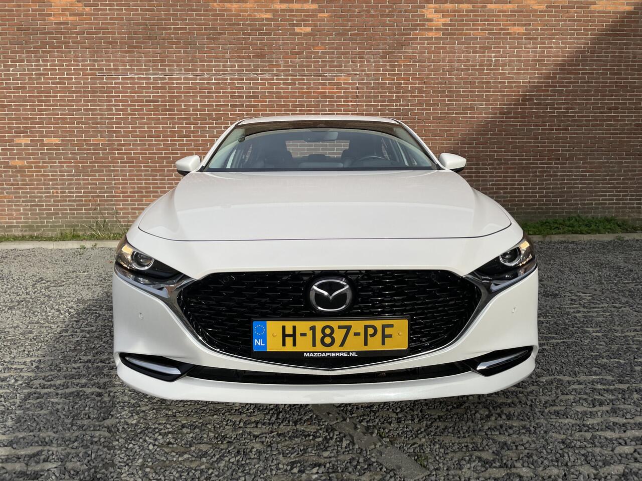 Mazda 3 2.0 e-SkyActiv-X M Hybrid 180 Automaat Comfort met Bose | Climate control | Winterpakket | TREKHAAK | LEDER | NAVIGATIE Achteruitrijcamera | Parkeersensoren voor + achter