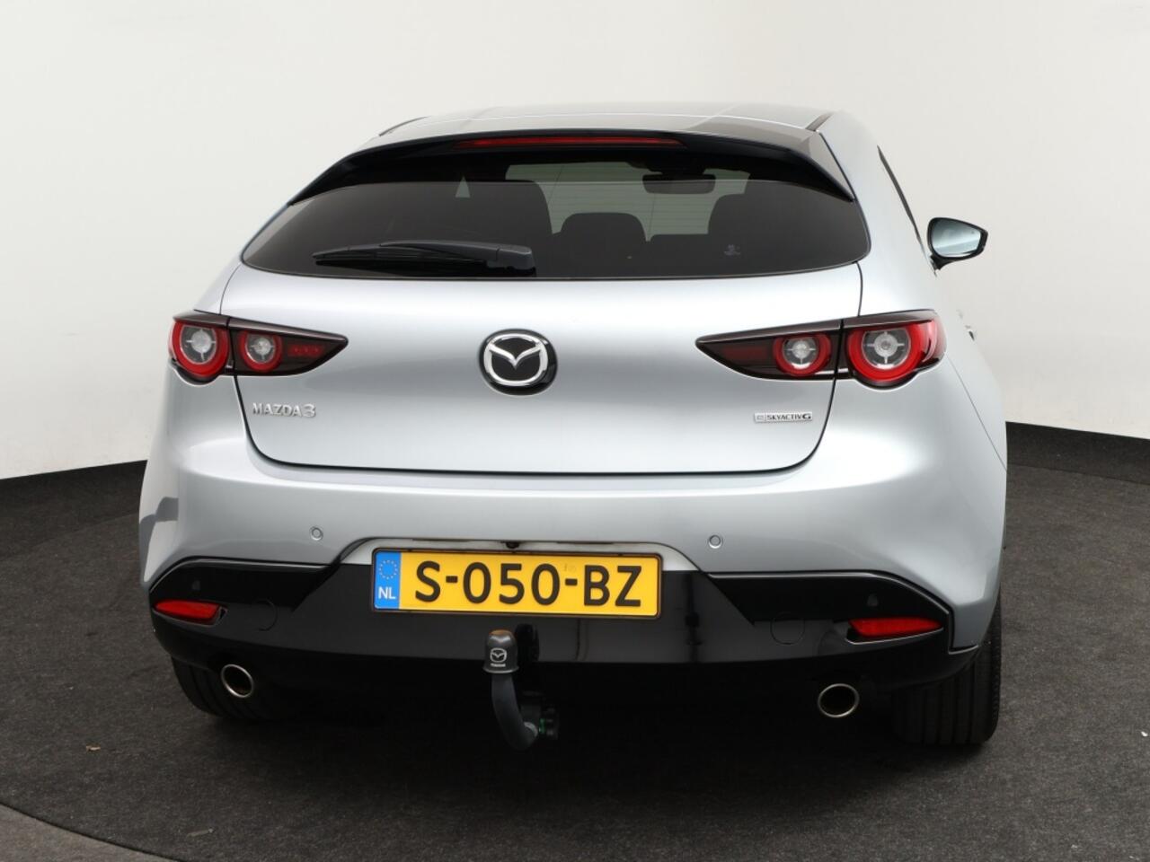 Mazda 3 2.0 e-SA-G HOMURA CAMERA TREKHAAK LMV 18" APPLE CARPLAY