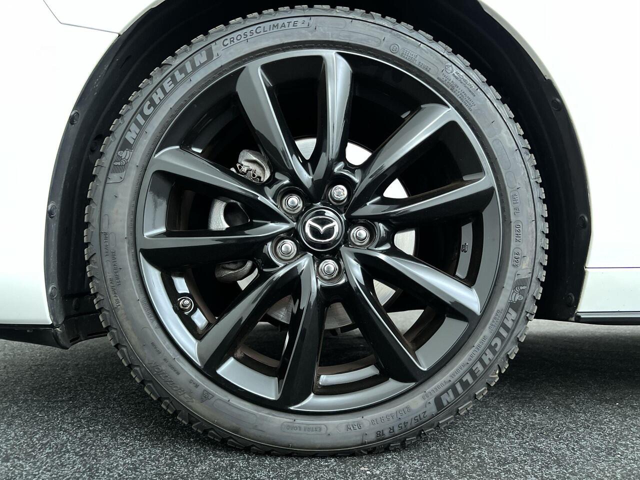 Mazda 3 2.0 e-SkyActiv-X M Hybrid 186 Luxury Automaat | Rijklaar | Apple carplay | Stoelverwarming | Parkeersensor