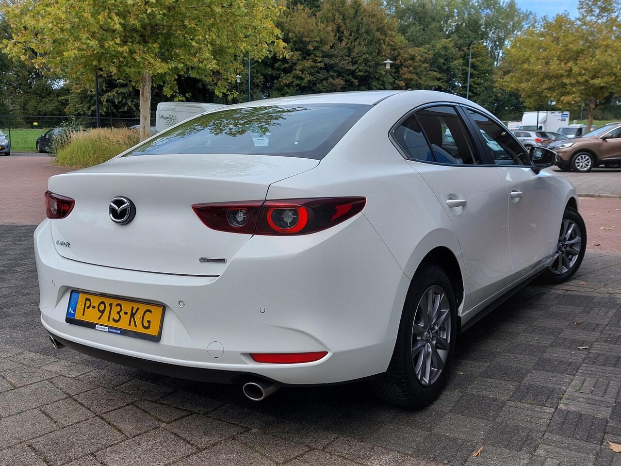 Mazda 3 2.0 e-SkyActiv-G M Hybrid 122pk | Origineel NL | Navi | Apple Carplay + Android Auto | Airco | Adap.Cruise | Led Koplampen | Pdc+Camera | Rijstrook+Licht+Regensensor | 16''lm