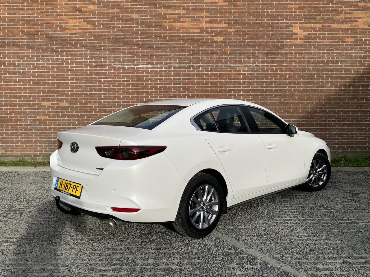 Mazda 3 2.0 e-SkyActiv-X M Hybrid 180 Automaat Comfort met Bose | Climate control | Winterpakket | TREKHAAK | LEDER | NAVIGATIE Achteruitrijcamera | Parkeersensoren voor + achter