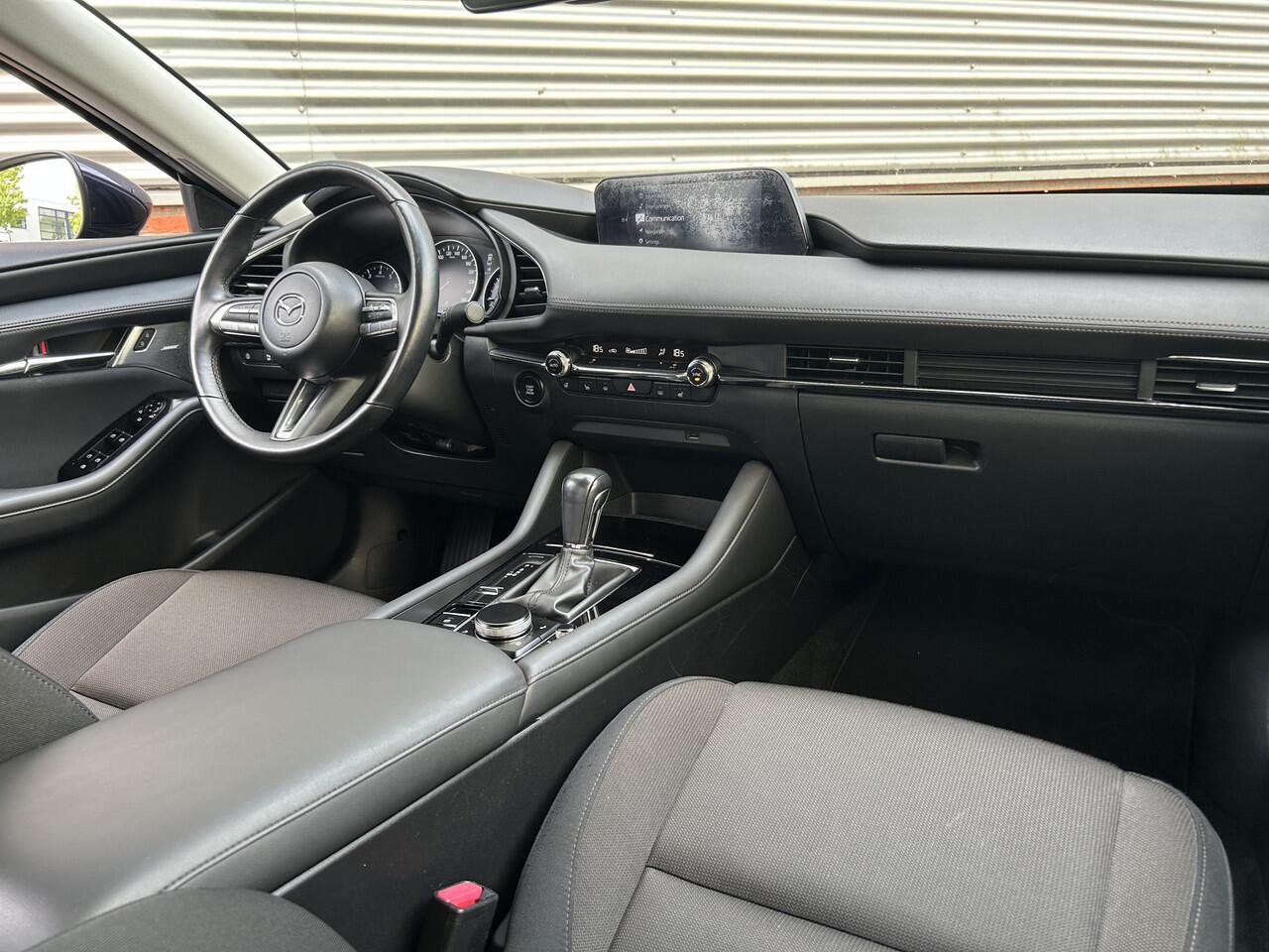 Mazda 3 2.0 e-SkyActiv-X M Hybrid 180 Comfort met Bose | Automaat | Head-up display | Navigatie |