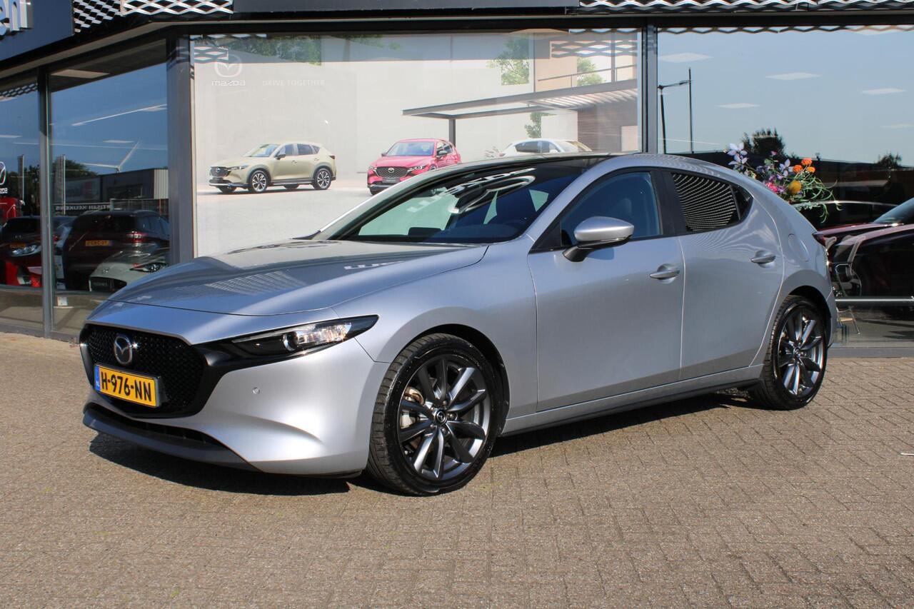 Mazda 3 HB 2.0 e-SkyActiv-G M Hybrid 122 Comfort , Automaat, LMV 18 Inch, HUD, Zwart dak, Stuurverwarming, Stoelverwarming, Clima, stoffen bekleding, Apple Carplay, PDC, Camera, Navi, Adap. Cruise