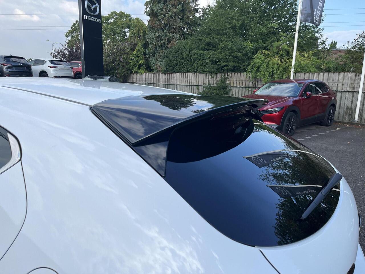 Mazda 3 2.0 e-SkyActiv-X M Hybrid 186 Takumi | Sport pakket | Sunroof Pack | Rood leder |