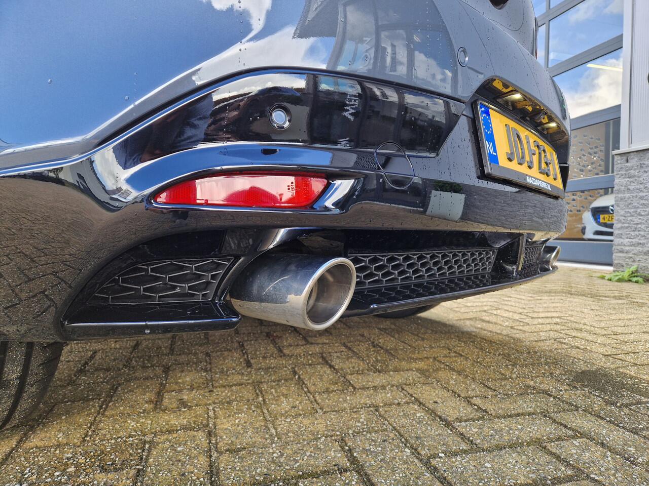 Mazda 3 2.5 e-SkyActiv-G 140 M Hybrid 140 Centre-line | DEMO DEAL!!! | AERO PACK |