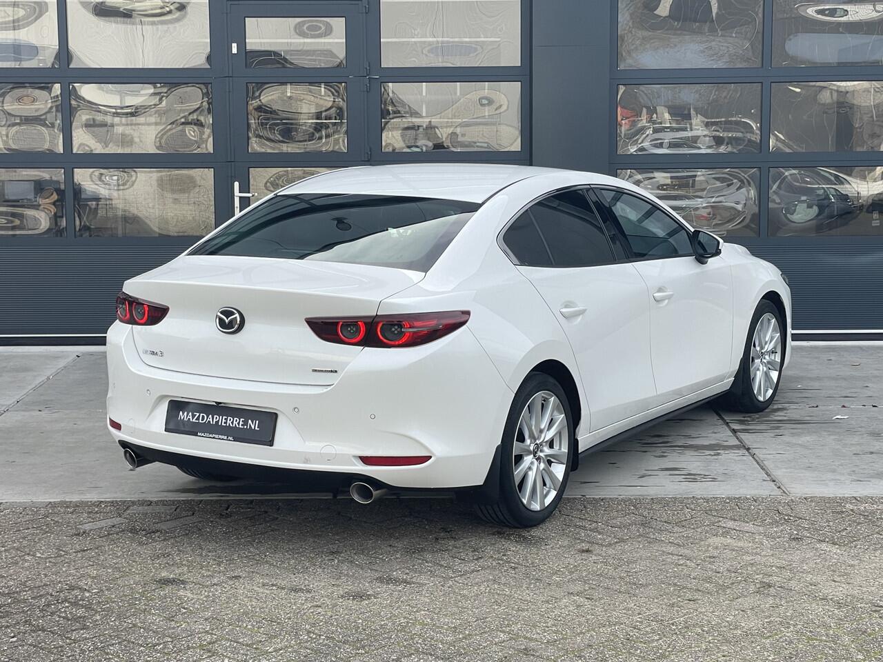 Mazda 3 2.0 e-SkyActiv-X M Hybrid 180 Luxury Climate control | WINTERPAKKET | LEDER | NAVIGATIE