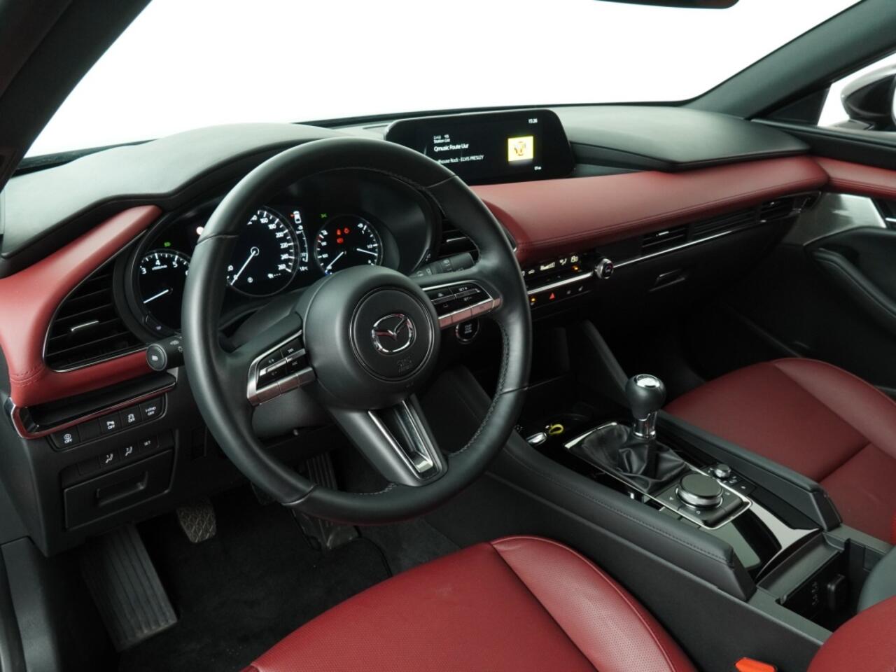 Mazda 3 e-Skyactiv X 186 Luxury | rood leer pakket | 1e eigenaar