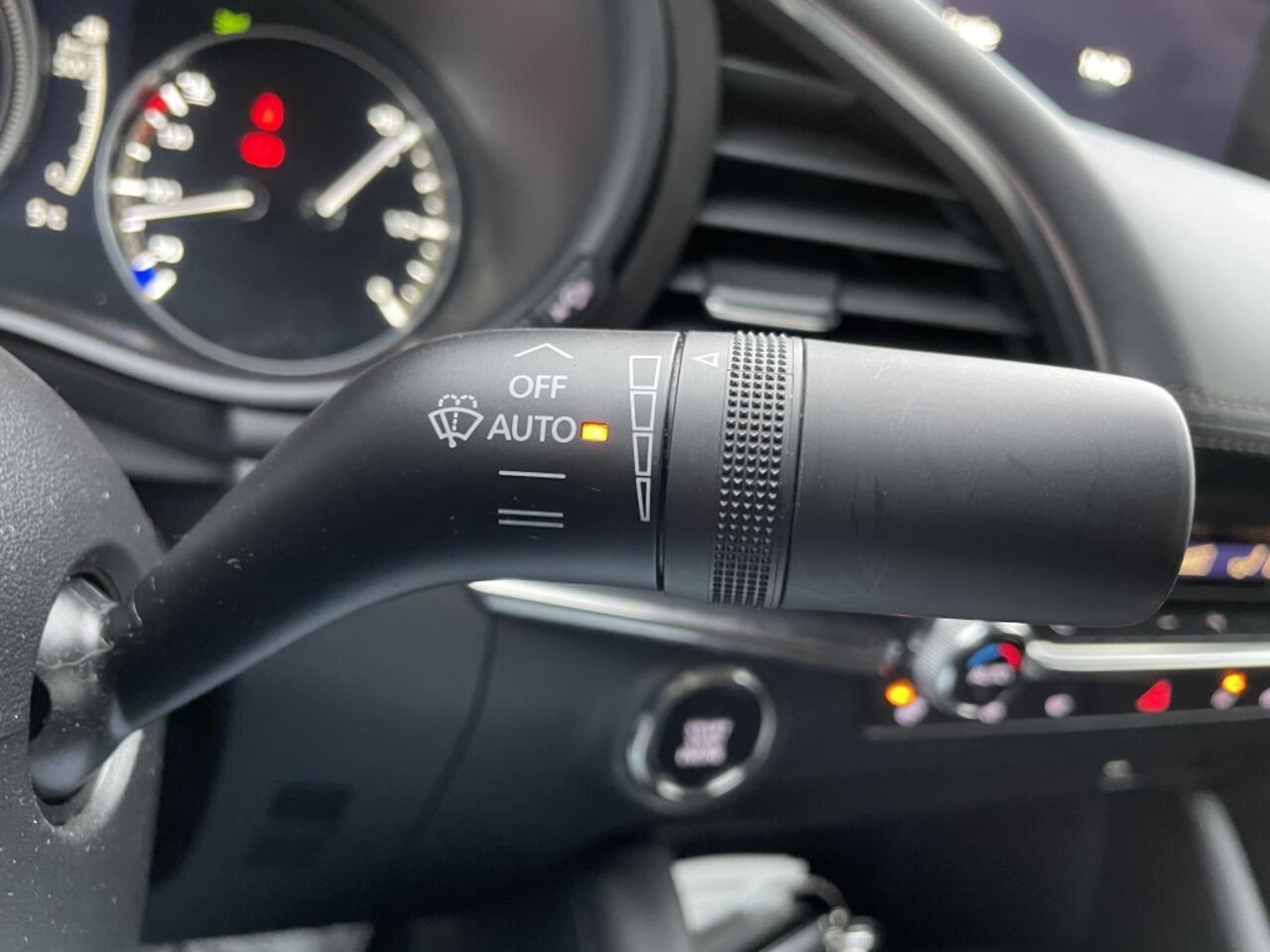 Mazda 3 2.0 e-SA-G Sportive | Camera | Navi | Clima