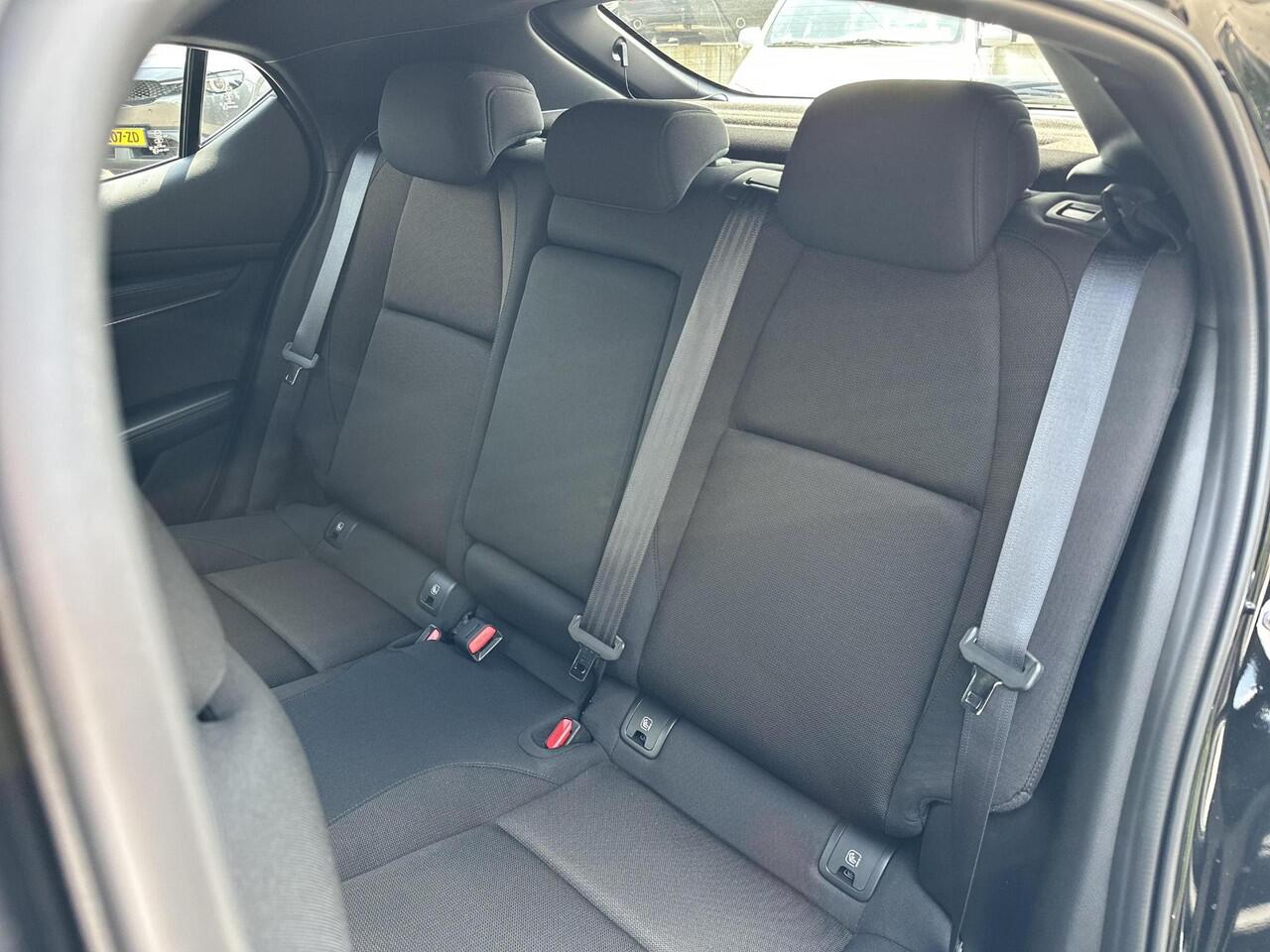 Mazda 3 2.5 e-SkyActiv-G M Hybrid 140 Centre-line | Navigatie | Stoel en stuurverwarming | Keyless entry