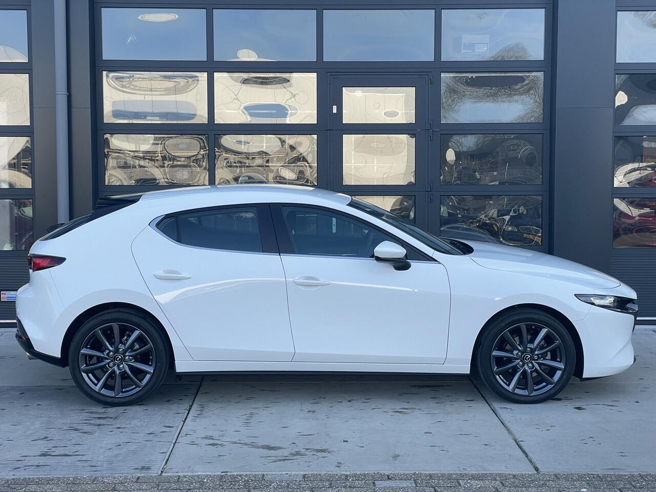 Mazda 3 2.5 e-SkyActiv-G 140 M Hybrid Centre-line | DEMO DEAL!! GARANTIE TOT 2032!!