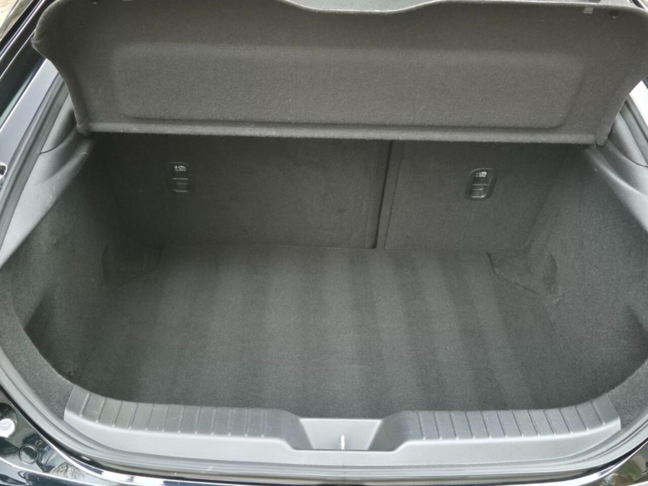 Mazda 3 SKYACTIV G 2.0 150 6MT SPORTIVE / Aero-pakket / Carplay