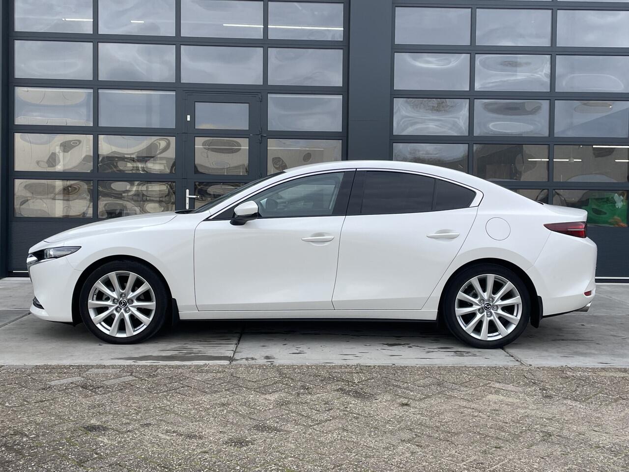 Mazda 3 2.0 e-SkyActiv-X M Hybrid 180 Luxury Climate control | WINTERPAKKET | LEDER | NAVIGATIE