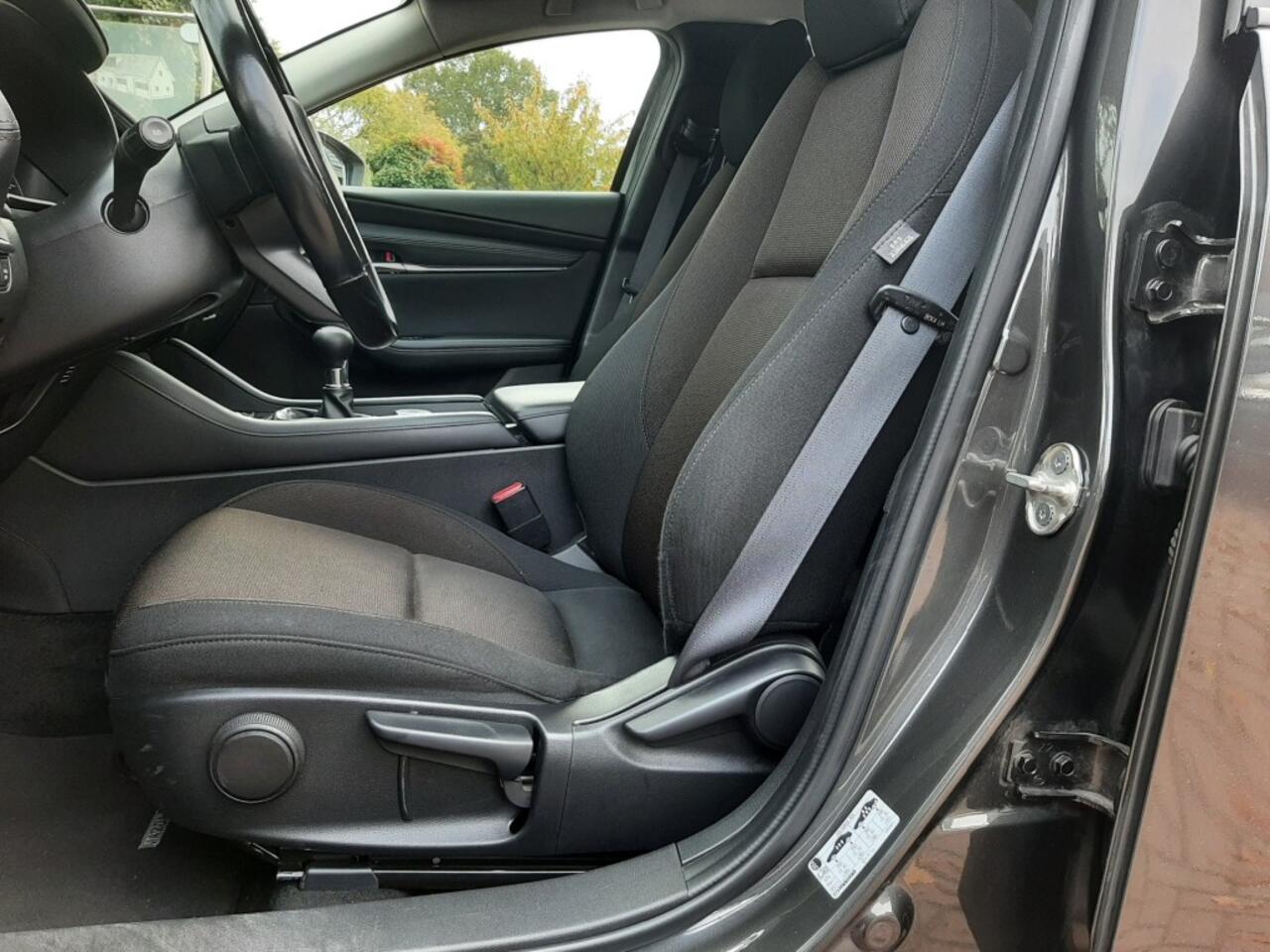 Mazda 3 2.0 Skyactiv-x 186pk Airco Adap.cruise-control Navigatie Bluetooth Stuur- en stoelverwarming