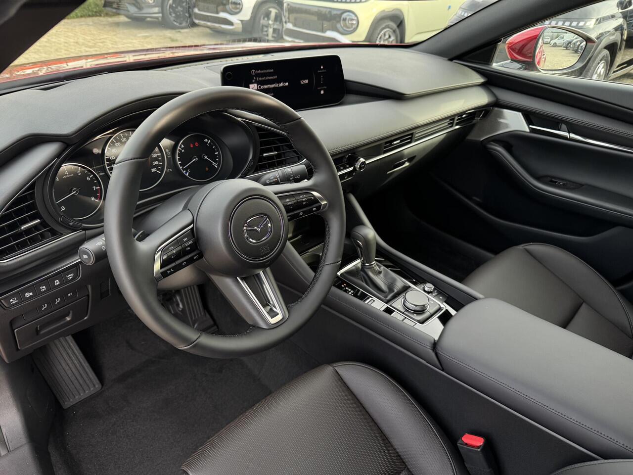 Mazda 3 2.0 e-SkyActiv-X M Hybrid 186 Takumi | Sunroof | Automaat | Stoel/stuurverwarming | BOSE- Premium audio | Elektrische geheugen stoelen | Lederen bekleding | Apple carplay/ Android auto | 360* camera | Full led adaptive |