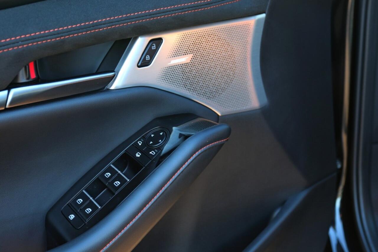 Mazda 3 2.5 e-SkyActiv-G M Hybrid 140 Nagisa,Black line ,RIJKLAARPRIJS!