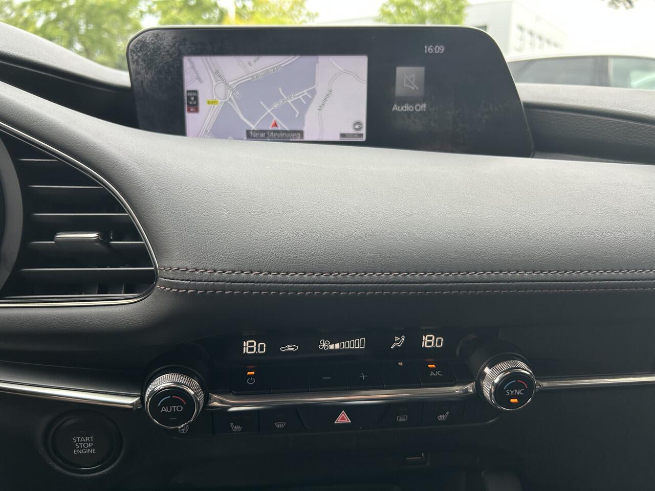 Mazda 3 2.0 e-SkyActiv-X M Hybrid 180 Comfort met Bose | Automaat | Head-up display | Navigatie |