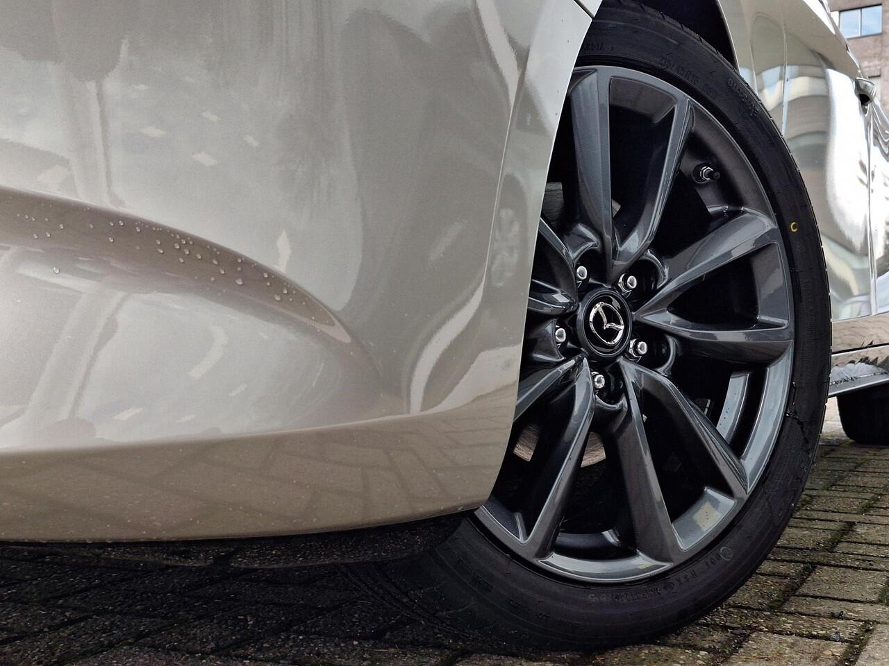 Mazda 3 2.5 e-SkyActiv-G M Hybrid 140 Takumi | Nederlandse auto | Dealeronderhouden | Bose | Automaat | Elektrische verstelbare stoelen met stoelgeheugen | Stoel/stuurverwarming | 360 graden camera | Apple Carplay/Android Auto | Privacy glass | Leder |