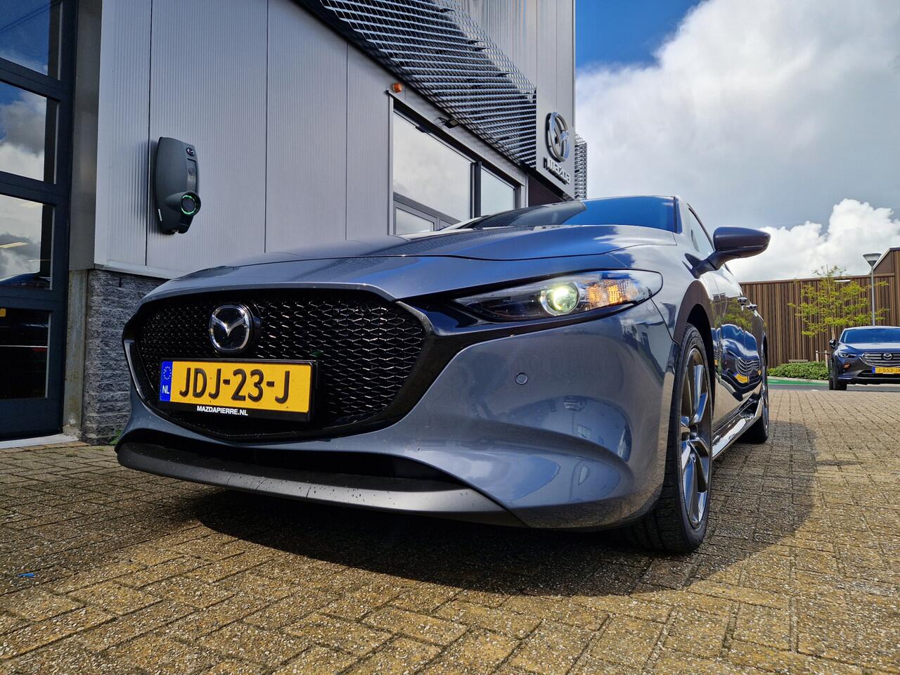 Mazda 3 2.5 e-SkyActiv-G 140 M Hybrid 140 Centre-line | DEMO DEAL!!! | AERO PACK |