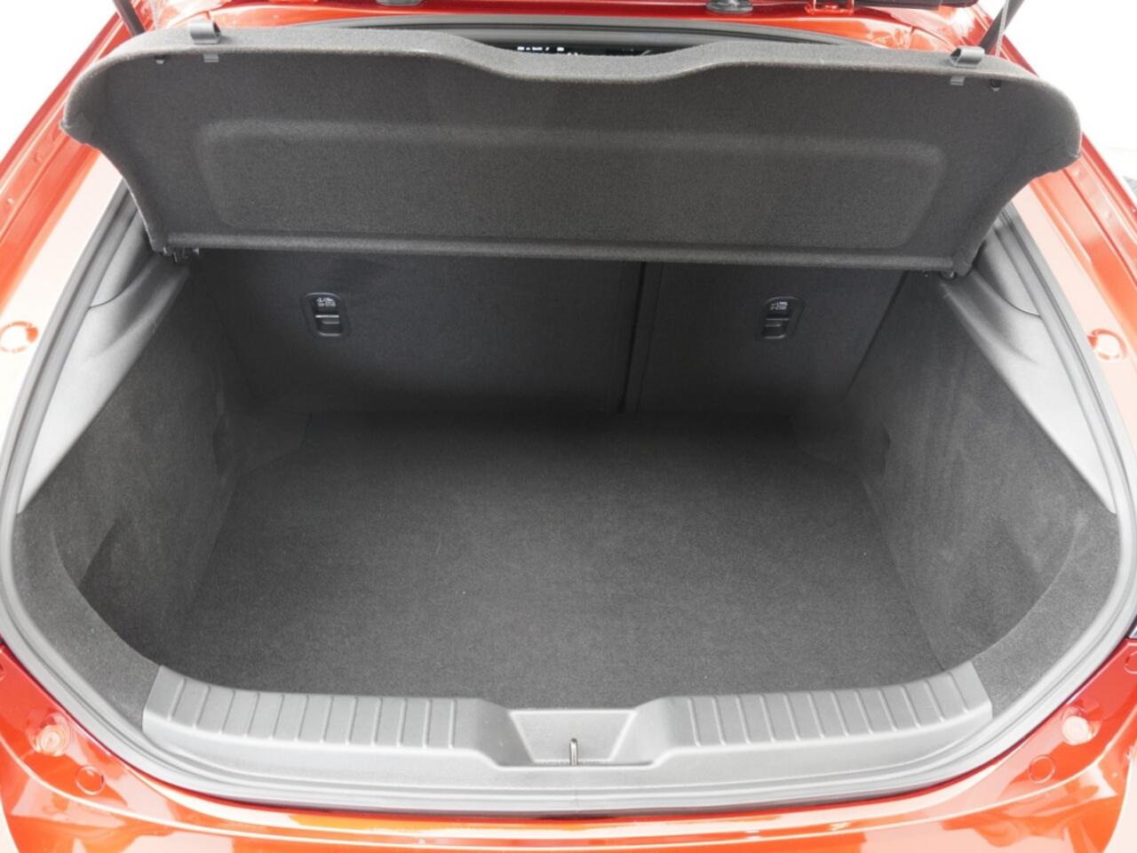 Mazda 3 e-SKYACTIV-G Exclusive-Line / Design Pack