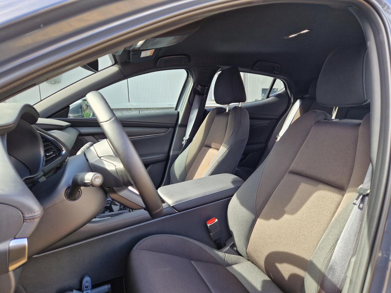 Mazda 3 2.5 e-SkyActiv-G 140 M Hybrid 140 Centre-line | DEMO DEAL!!! | AERO PACK |