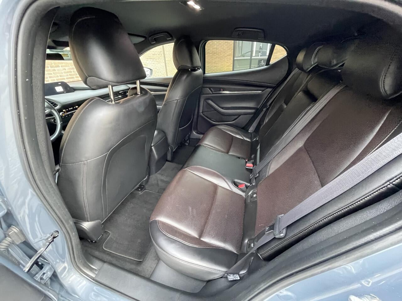 Mazda 3 2.0 e-SkyActiv-G 122 M Hybrid Luxury | TREKHAAK | LEDER | BOSE | APPLE CARPLAY