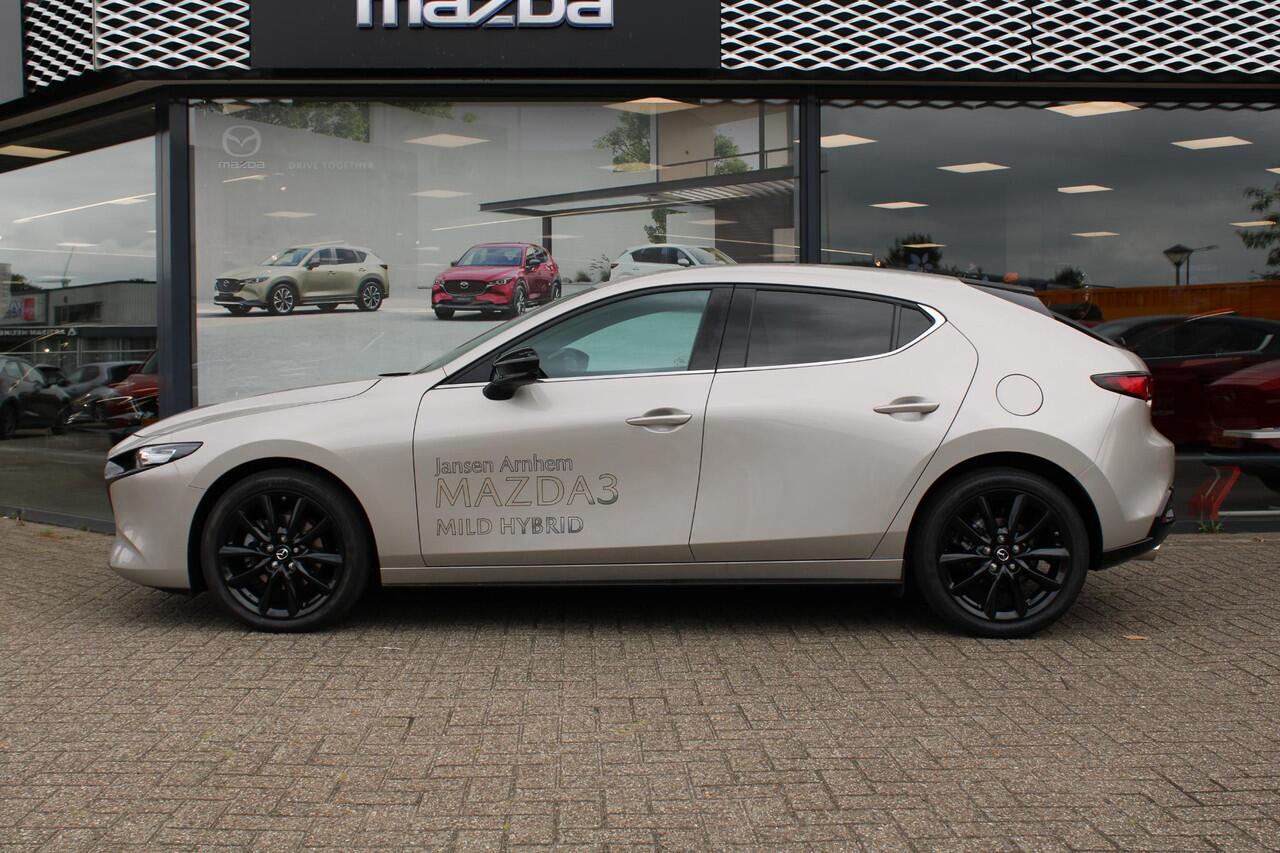 Mazda 3 HB 2.0 e-SkyActiv-X 186 M Hybrid Nagisa , Demovoordeel ¤ 7.340,-, Automaat, Bruin Leder, Bose, Navi, Adap.Cruise, Clima, Apple Carplay, Camera, PDC, HUD, Stoelverwarming, 18" LMV