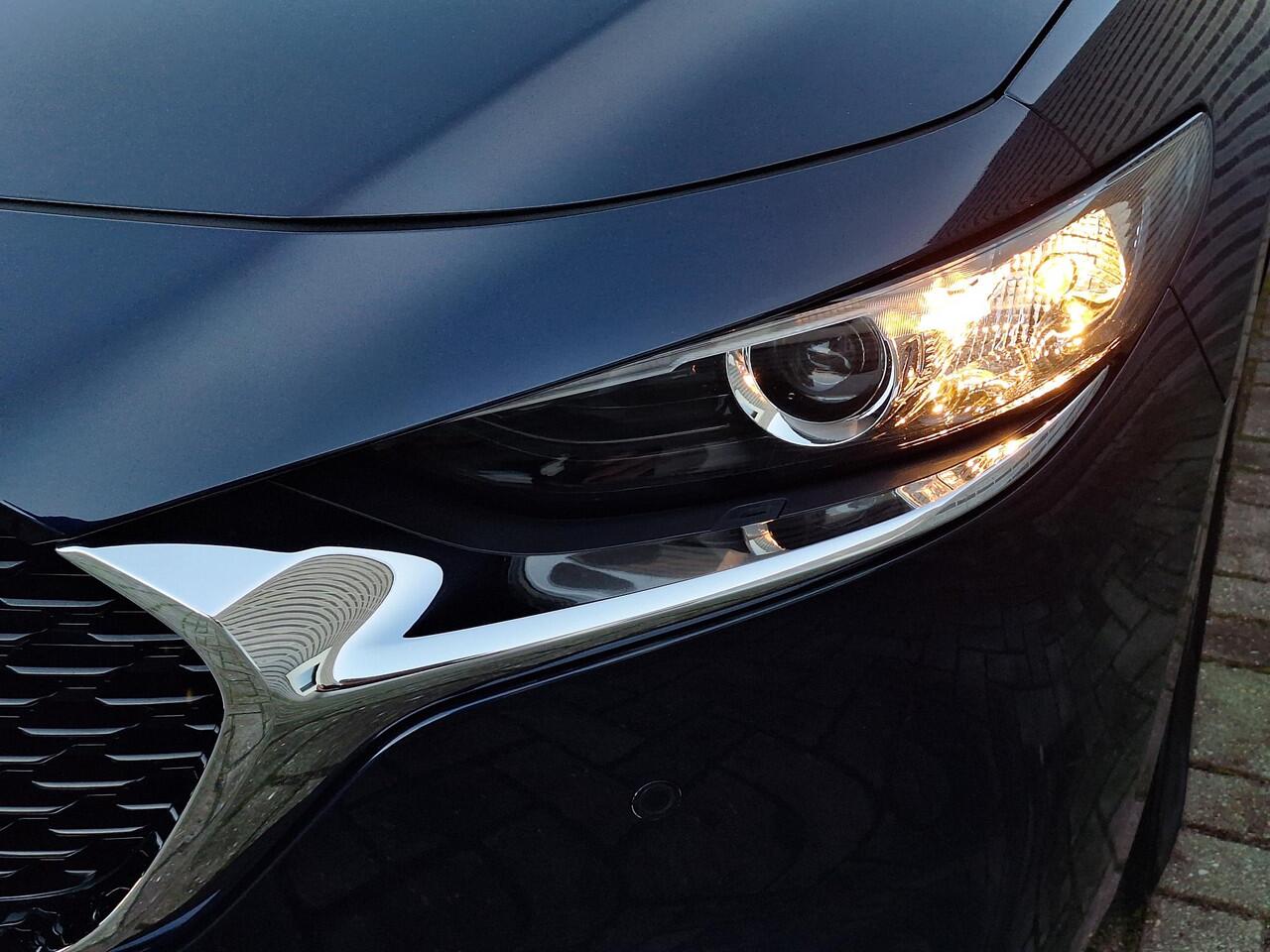 Mazda 3 2.0 e-SkyActiv-X M Hybrid 186 Comfort | Apple Carplay/Android Auto | Stoel/stuurverwarming | Climate control | Adaptief Cruise Control | Elektrische verstelbare stoelen met geheugen |